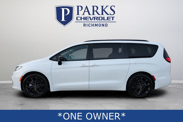 Used 2025 Chrysler Pacifica - photo 12