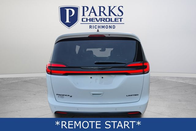 Used 2025 Chrysler Pacifica - photo 16