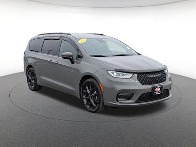 Used 2023 Chrysler Pacifica - photo 1