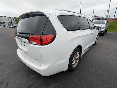 Used 2018 Chrysler Pacifica Limited Minivan for sale #KJWP3035A - photo 2