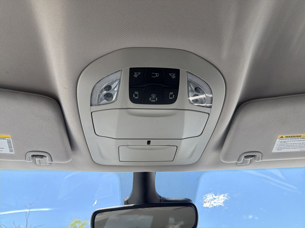 Used 2023 Chrysler Pacifica - photo 19