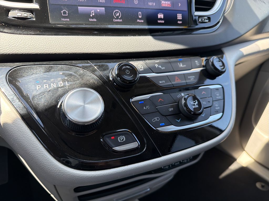 Used 2023 Chrysler Pacifica - photo 22