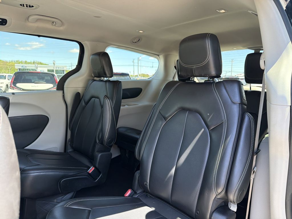 Used 2023 Chrysler Pacifica - photo 28
