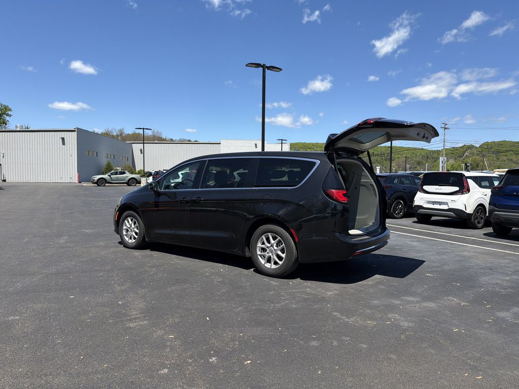 Used 2023 Chrysler Pacifica - photo 29