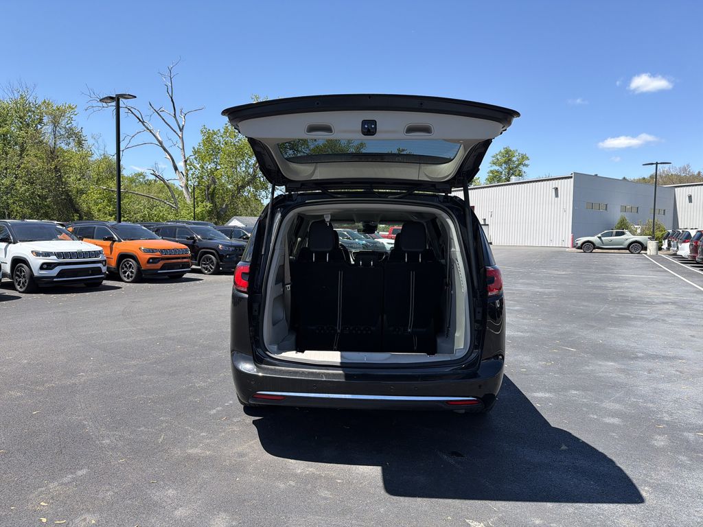 Used 2023 Chrysler Pacifica - photo 31
