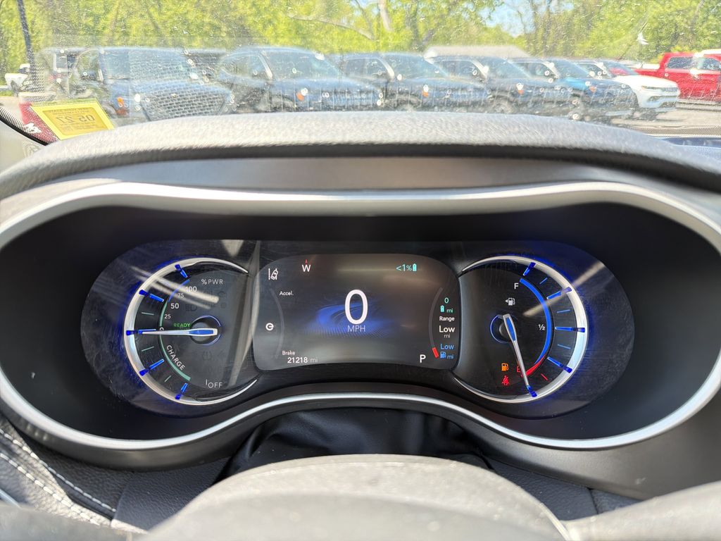 Used 2023 Chrysler Pacifica - photo 19