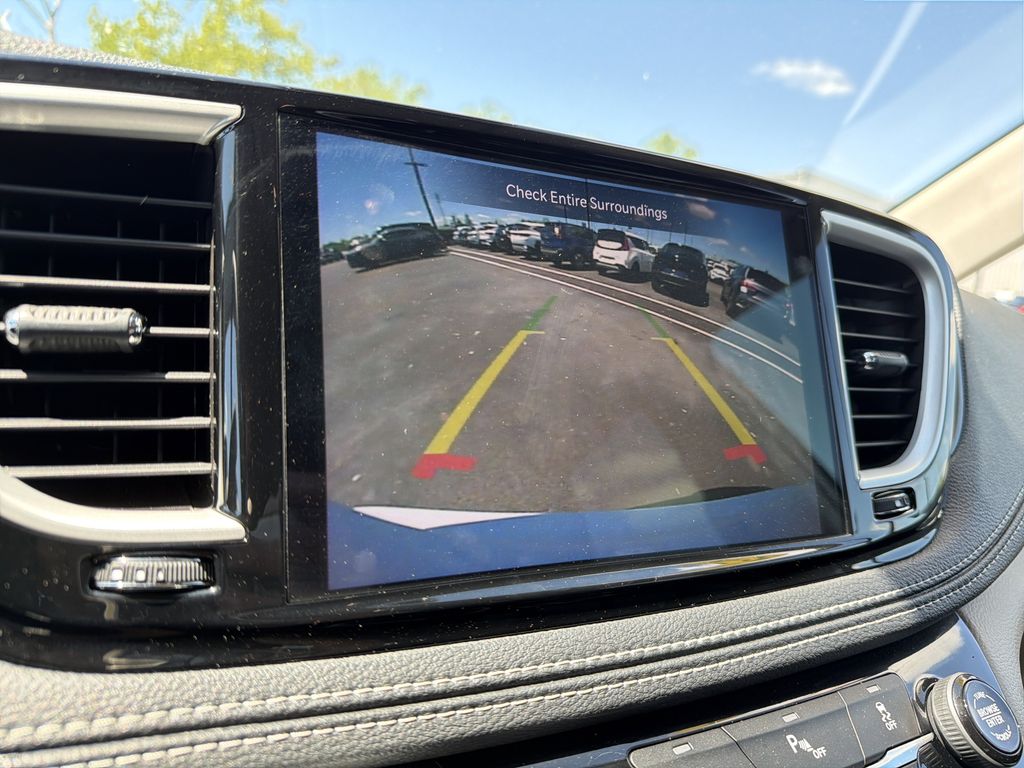 Used 2023 Chrysler Pacifica - photo 22