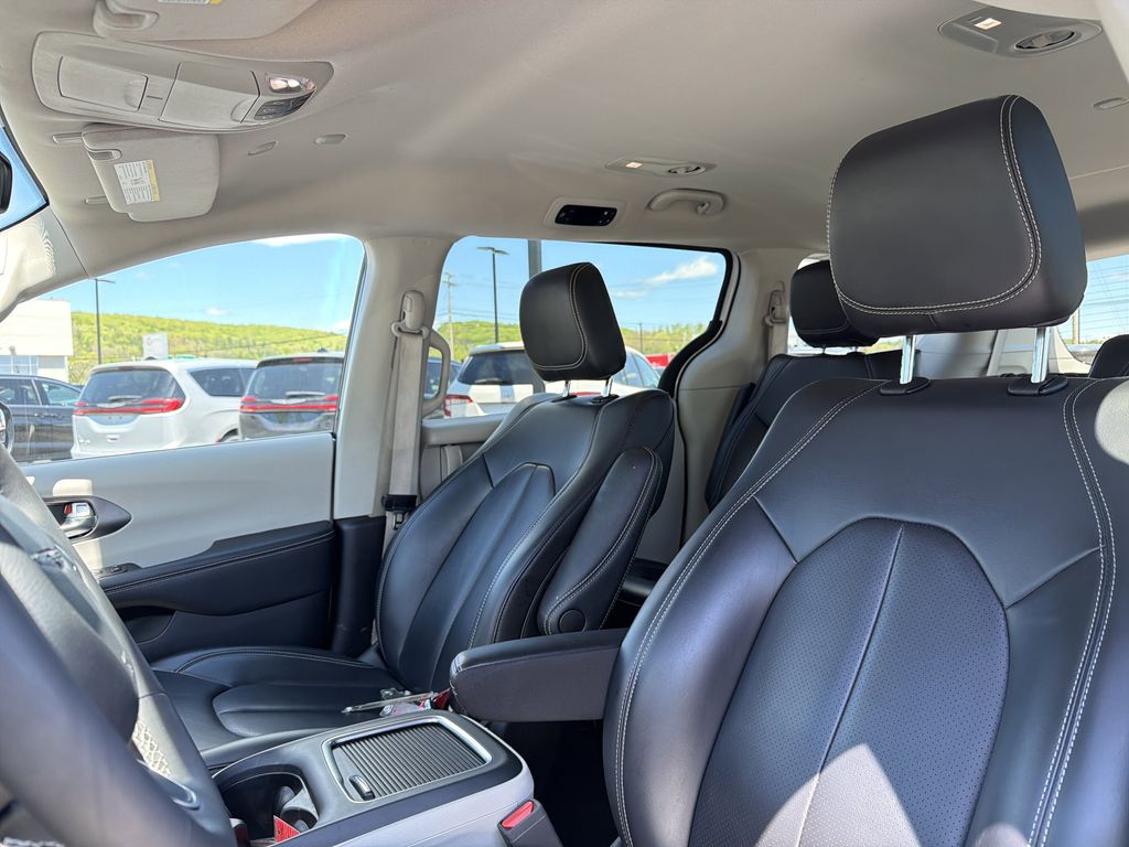 Used 2023 Chrysler Pacifica - photo 28