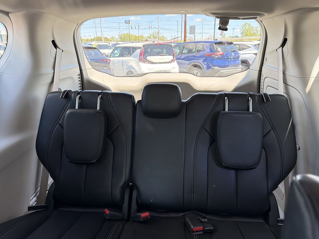 Used 2023 Chrysler Pacifica - photo 31