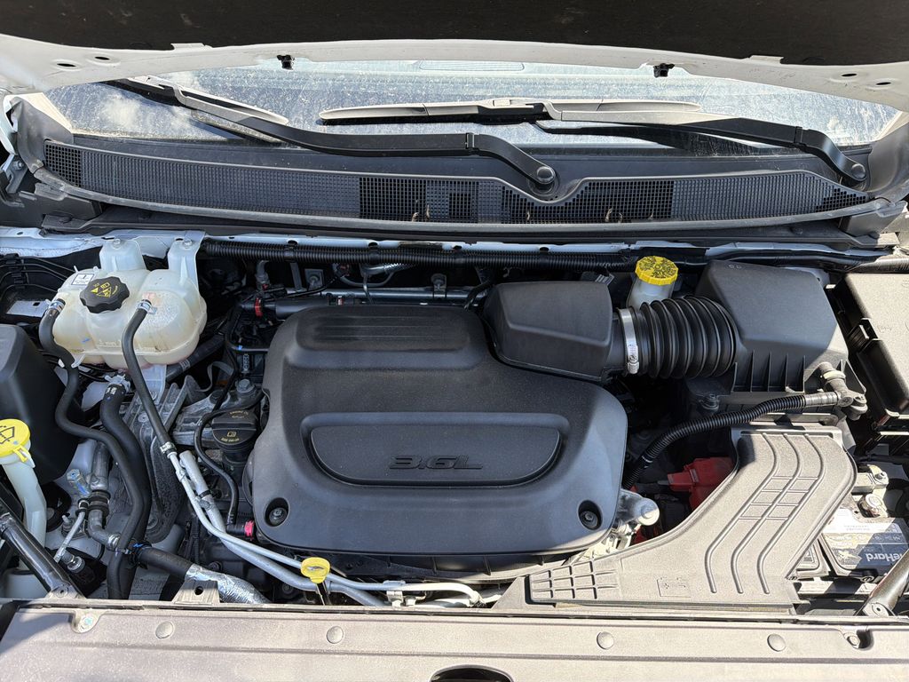 Used 2023 Chrysler Pacifica - photo 11