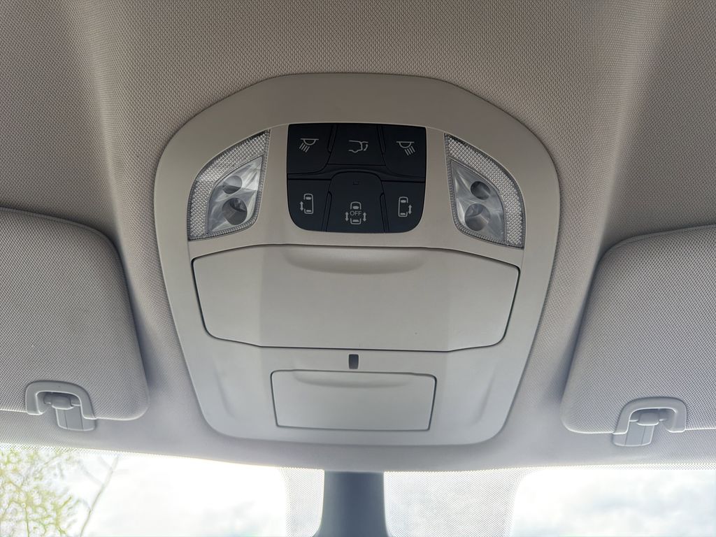Used 2023 Chrysler Pacifica - photo 19