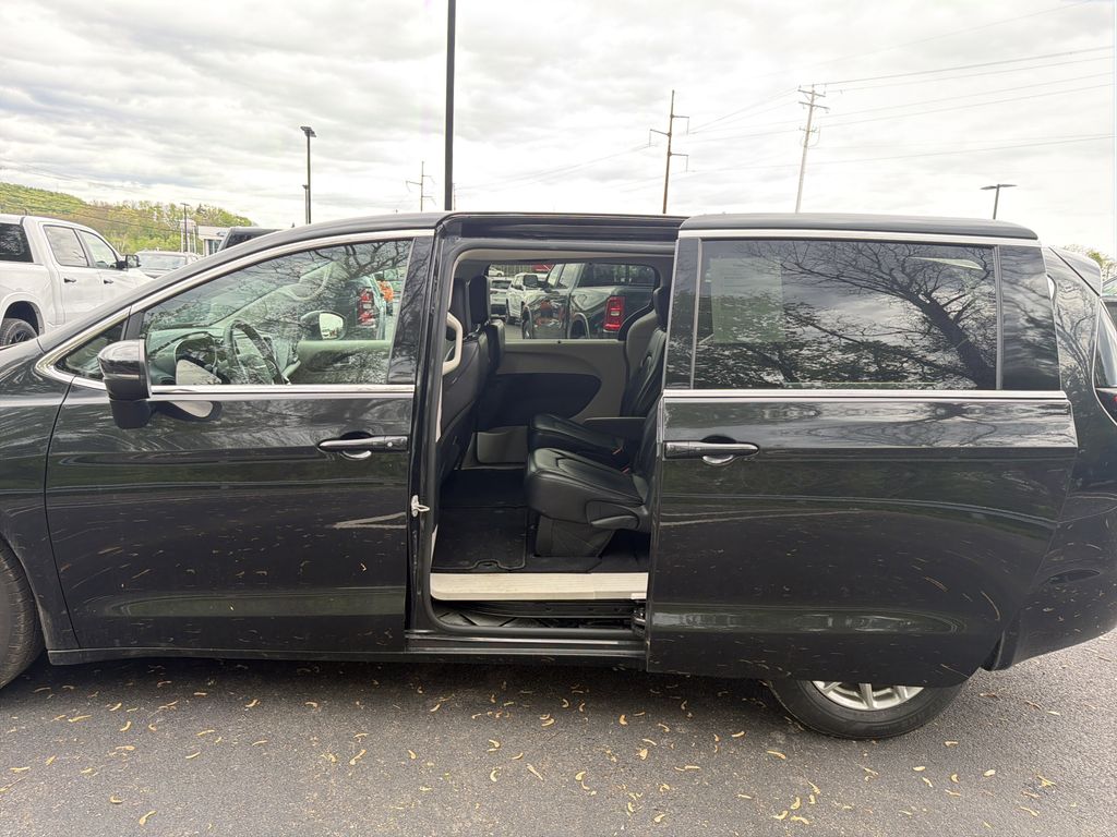 Used 2023 Chrysler Pacifica - photo 27