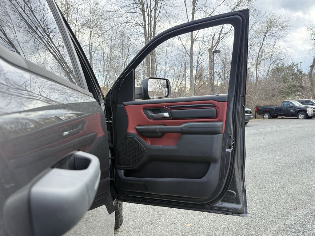 Used 2026 Ram 1500 - photo 34