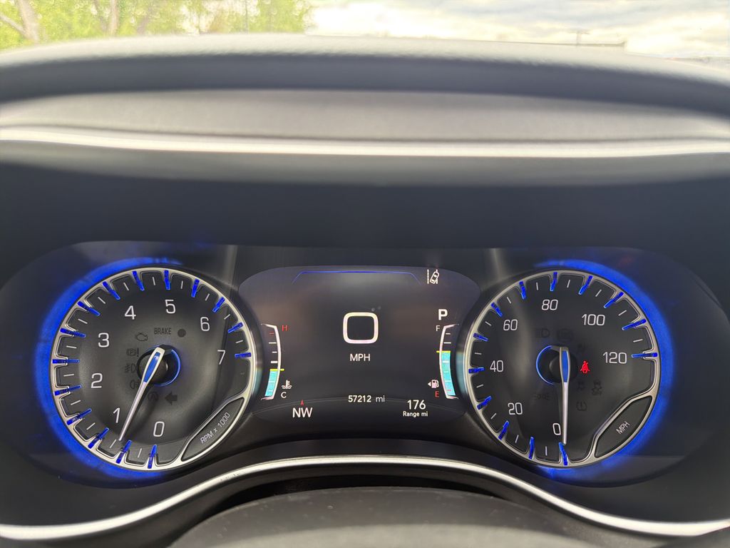 Used 2023 Chrysler Pacifica - photo 18