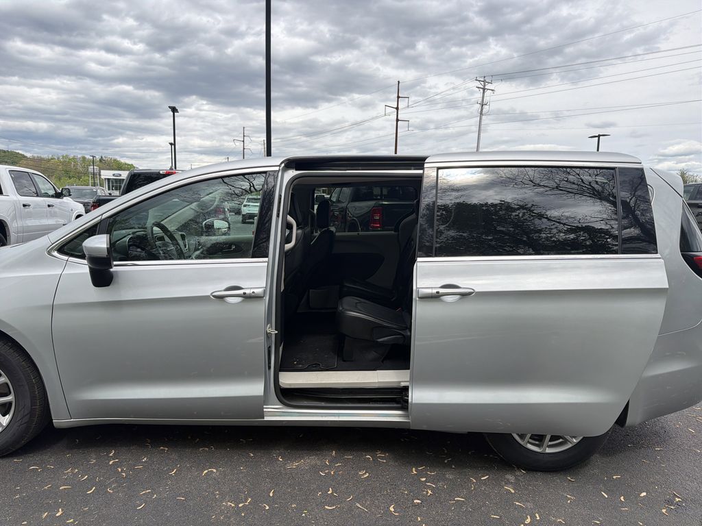 Used 2023 Chrysler Pacifica - photo 27