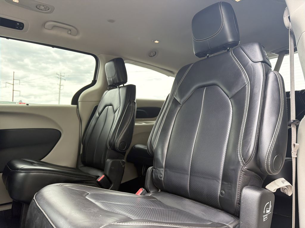 Used 2023 Chrysler Pacifica - photo 29