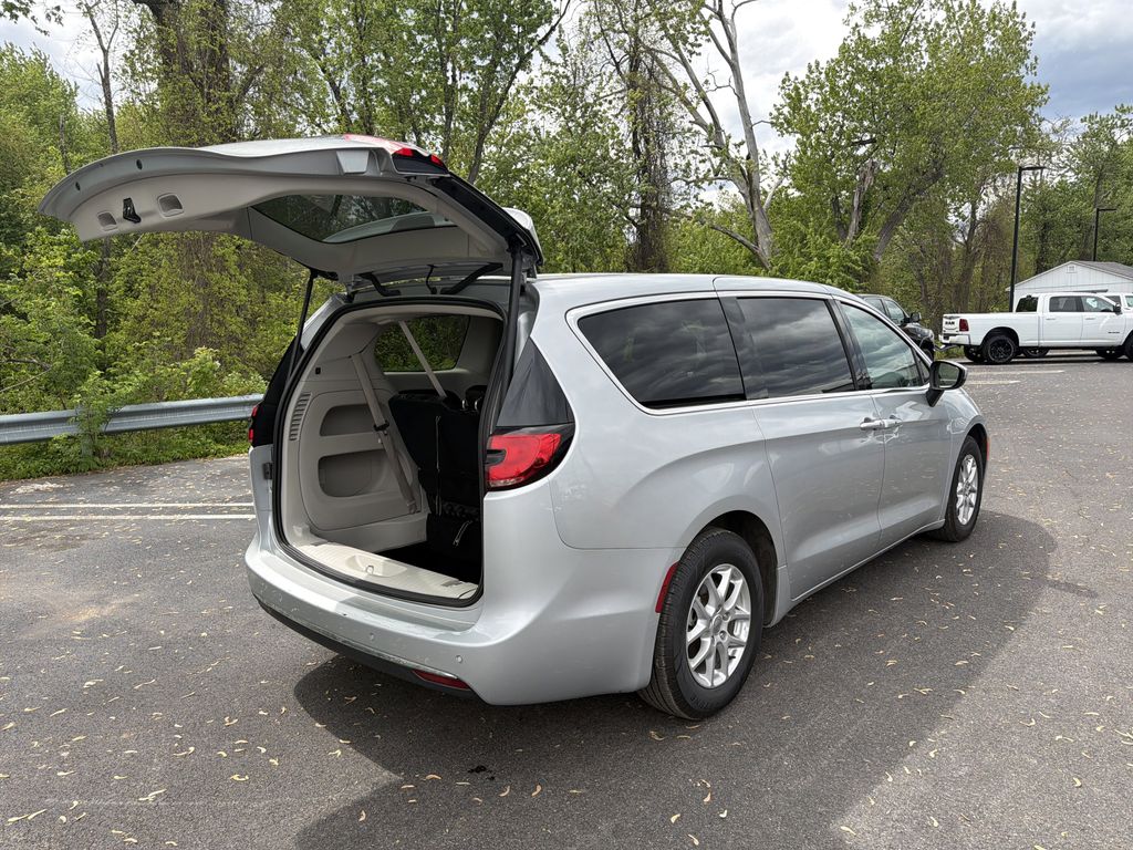 Used 2023 Chrysler Pacifica - photo 31