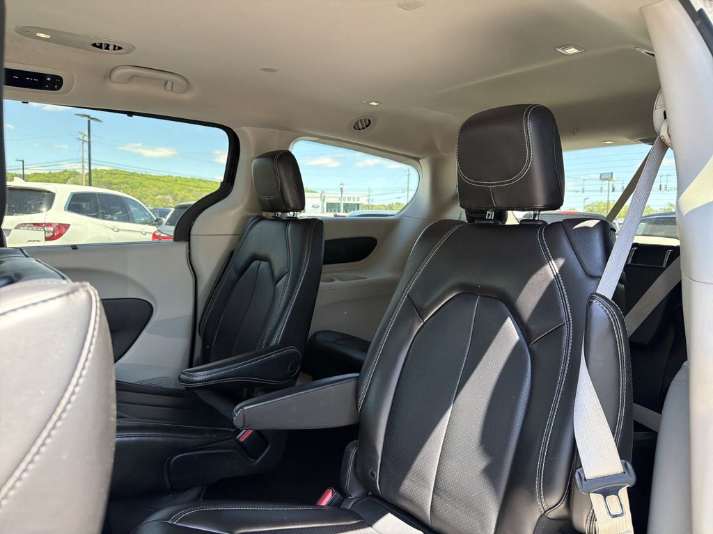 Used 2023 Chrysler Pacifica - photo 30