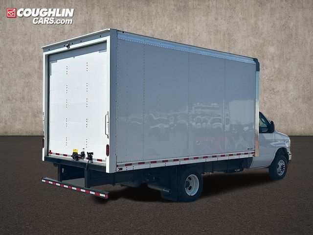New 2025 Ford E-350 - photo 5