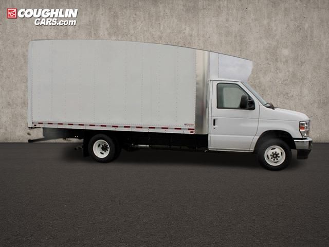 New 2025 Ford E-350 - photo 6