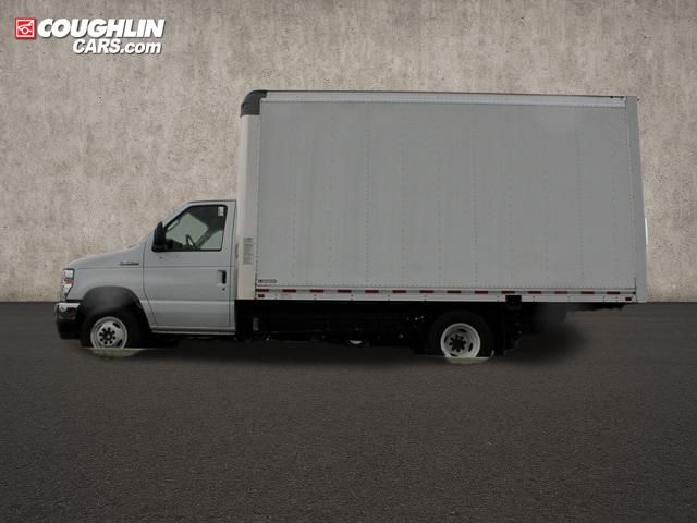 New 2025 Ford E-350 - photo 7