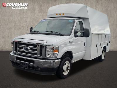 Used 2025 Ford E-350 - photo 1