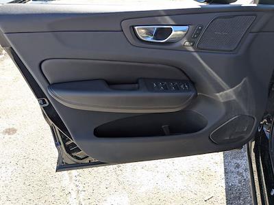 Used 2023 Volvo XC60 - photo 1