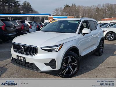 Used 2025 Volvo XC40 - photo 1