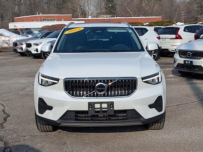 Used 2025 Volvo XC40 - photo 1
