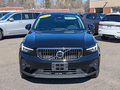 Used 2023 Volvo XC40 - photo 1