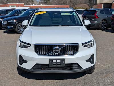 Used 2023 Volvo XC40 - photo 1