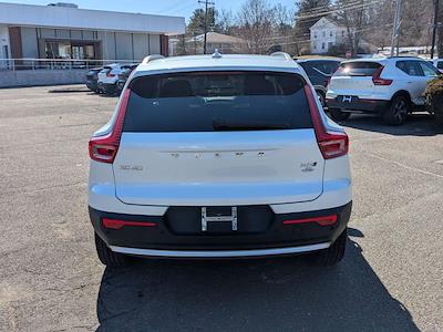 Used 2023 Volvo XC40 - photo 1