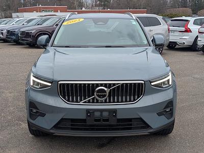 Used 2023 Volvo XC40 - photo 1