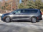 Used 2022 Chrysler Pacifica Touring L FWD Minivan for sale #52040A - photo 10