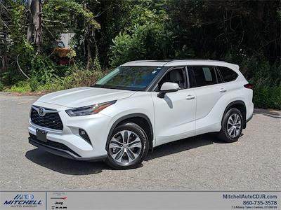 Used 2022 Toyota Highlander XLE AWD SUV for sale #52638A - photo 1