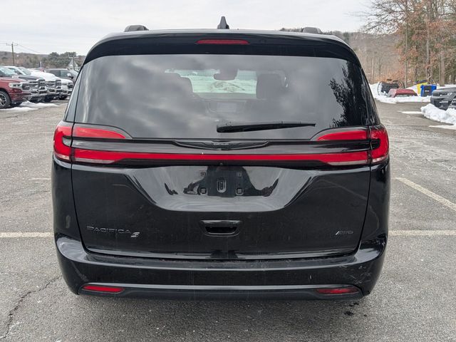 Used 2022 Chrysler Pacifica - photo 5