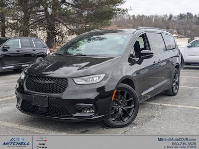 Used 2022 Chrysler Pacifica - photo 1