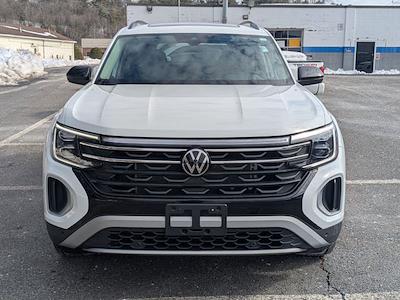 Used 2024 Volkswagen Atlas - photo 1