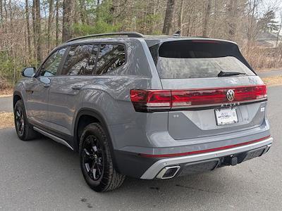 Used 2025 Volkswagen Atlas - photo 1
