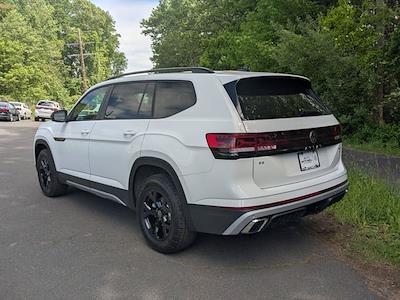 Used 2025 Volkswagen Atlas - photo 1