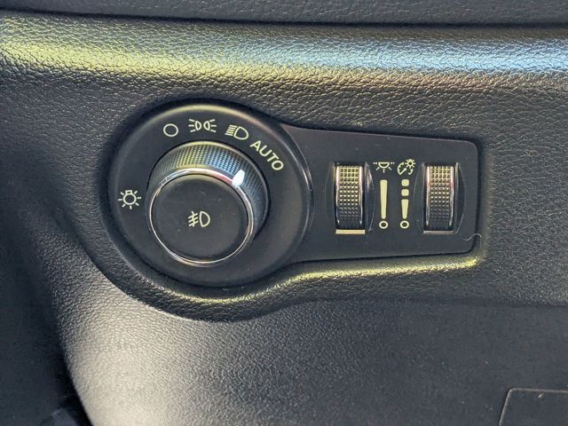 Used 2021 Chrysler Pacifica - photo 15