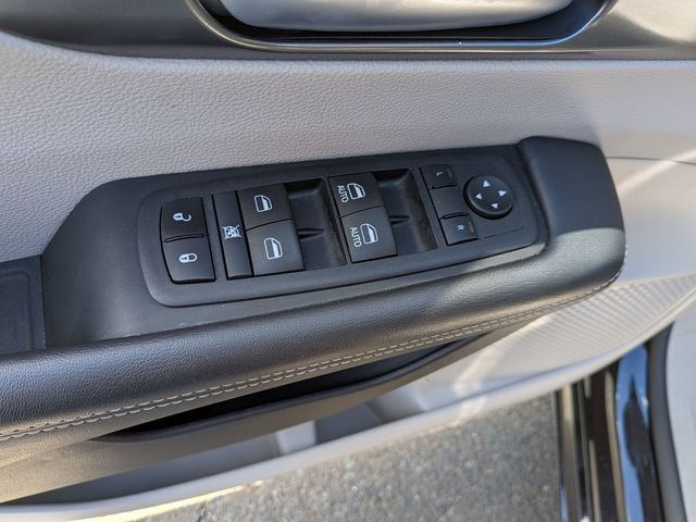 Used 2024 Chrysler Pacifica - photo 13