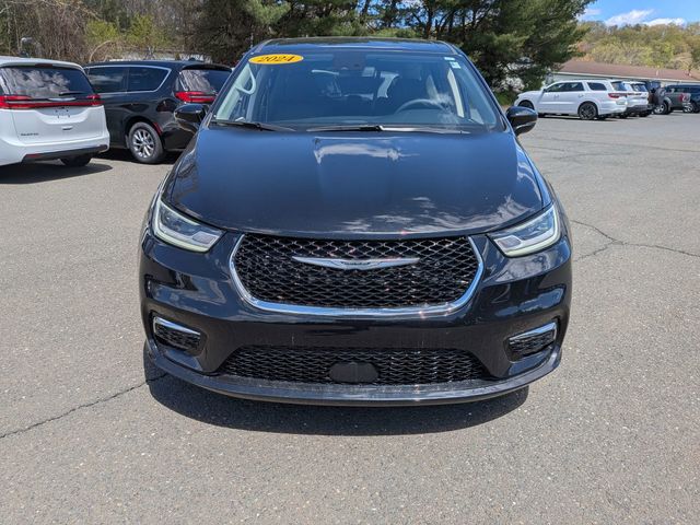 Used 2024 Chrysler Pacifica Touring L Minivan - photo 2