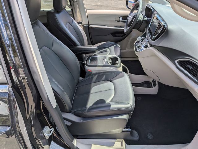 Used 2024 Chrysler Pacifica - photo 30
