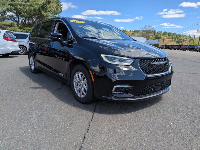 Used 2024 Chrysler Pacifica - photo 6