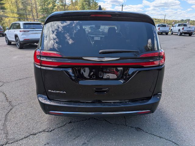 Used 2024 Chrysler Pacifica - photo 9