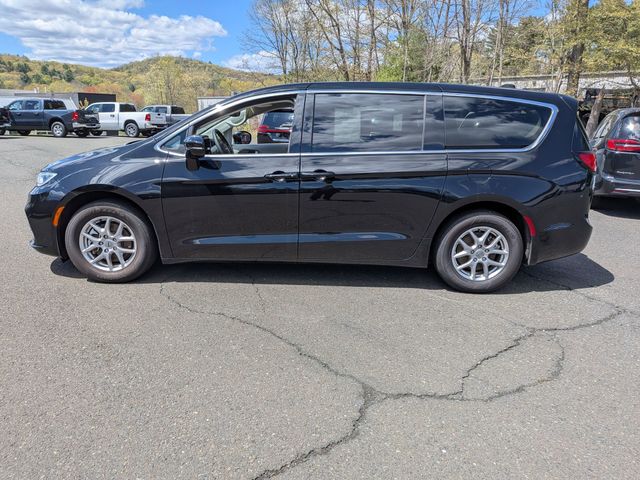 Used 2024 Chrysler Pacifica - photo 11