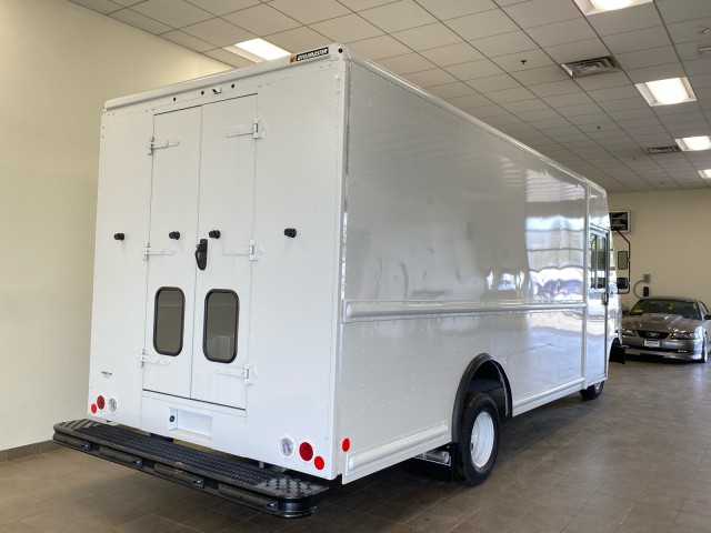 New 2026 Ford E-450 - photo 2