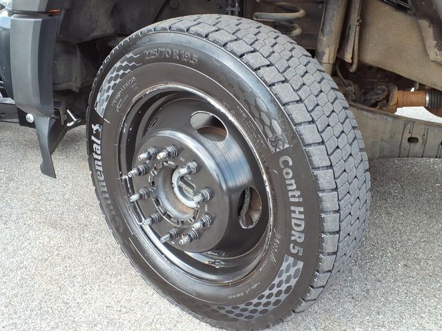 Used 2024 Ford F-550 - photo 12