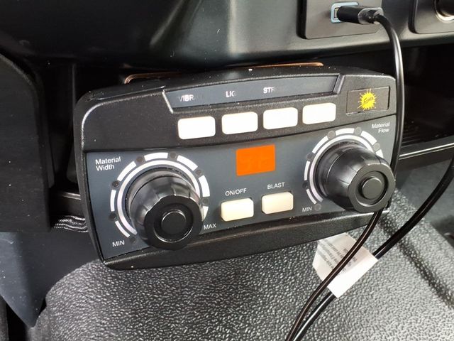 Used 2024 Ford F-550 - photo 25